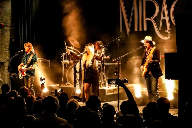 Dinnershow A Tribute to Fleetwood Mac — muziek in Egmond aan Zee